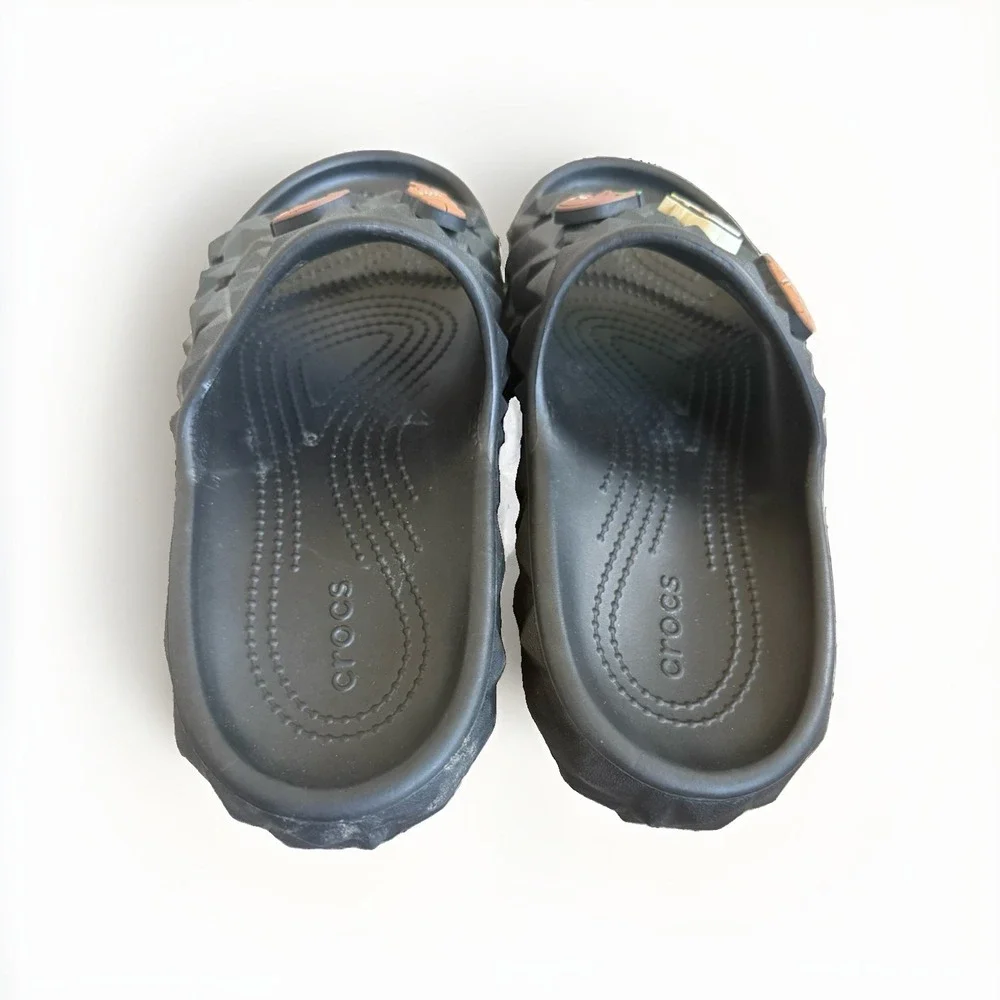 CROCS classic geometric